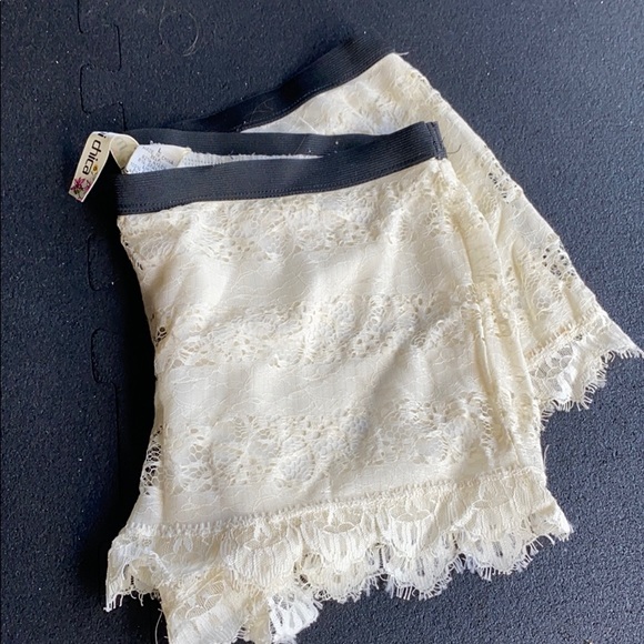 Lace shorts - Picture 5 of 5